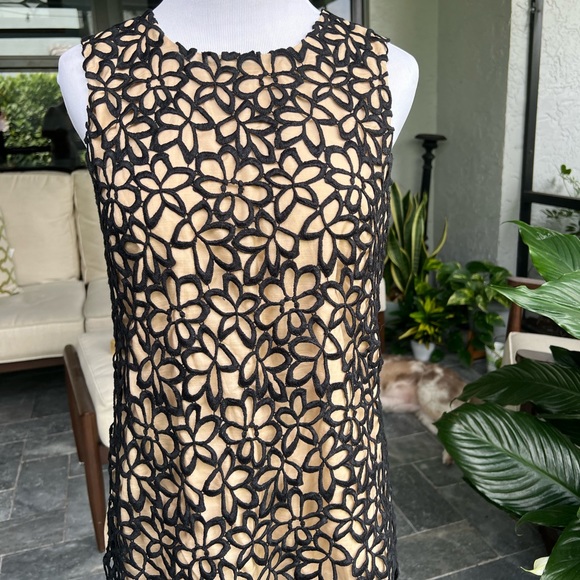 Dressy sleeveless top - Picture 3 of 5